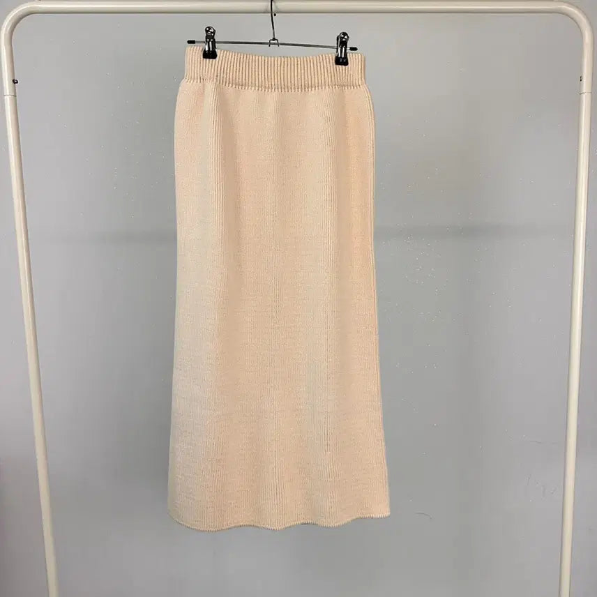 [BUNJANG] Spring Ribbed Knit Top and Long Skirt Two-Piece Set / 봄 골지 니트티 롱스커트 투피스 세트 등원룩 출근룩 오피스룩 하객룩