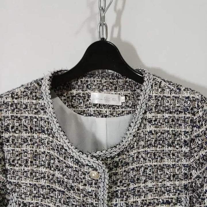 [BUNJANG] Tweed Jacket with Pearl Button / 트위드 자켓 진주 버튼 포인트