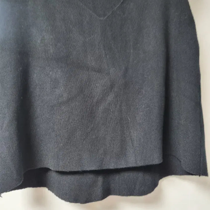 [BUNJANG] Black V-Neck Knit Vest (Size 55-66) / 검정색 V넥 니트 조끼 55.66