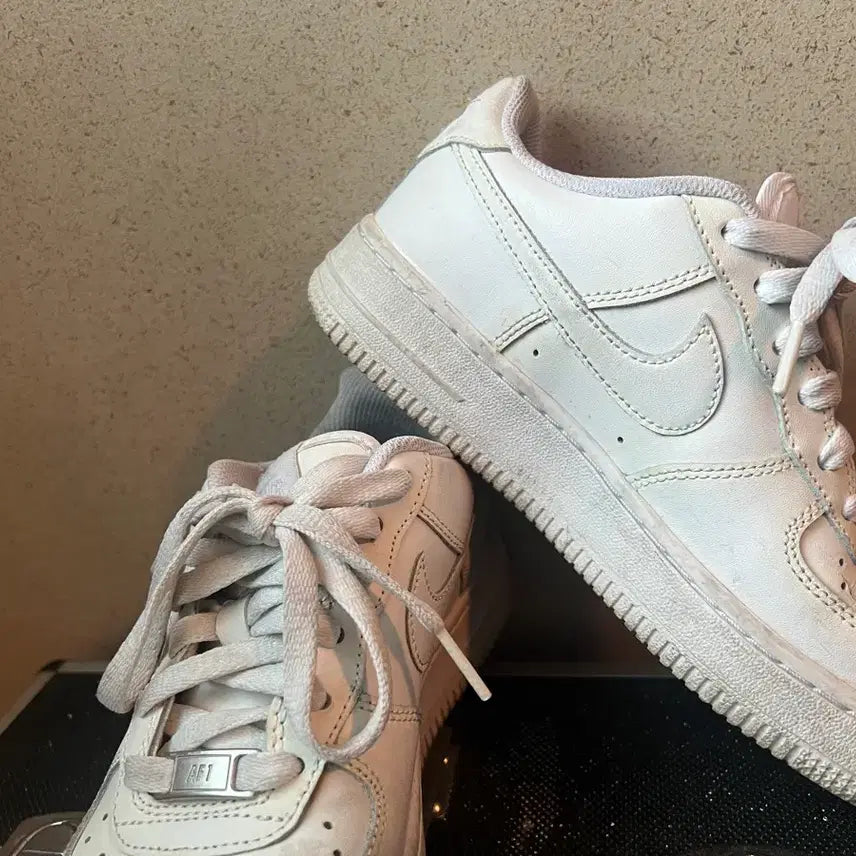 [BUNJANG] Nike Air Force 1 235mm Sneakers / 나이키 에어포스1 235mm