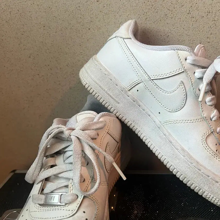 [BUNJANG] Nike Air Force 1 235mm Sneakers / 나이키 에어포스1 235mm