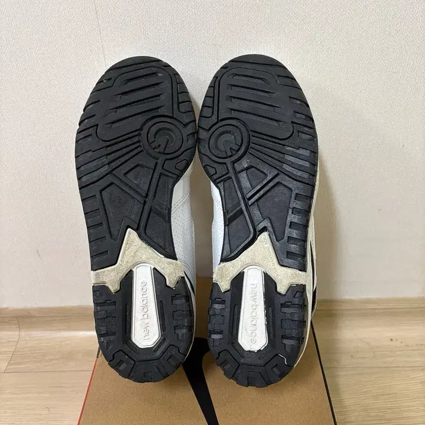 [SOLD OUT] [245] 뉴발란스 550 화이트 그레이 스니커즈