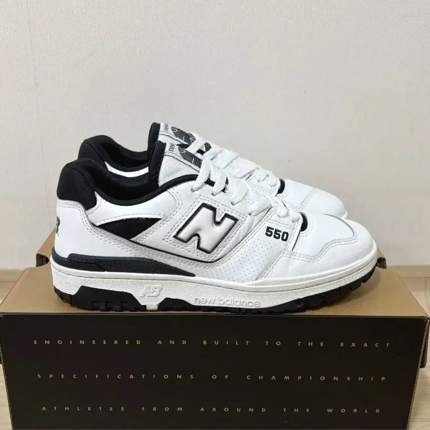 [SOLD OUT] [245] 뉴발란스 550 화이트 그레이 스니커즈