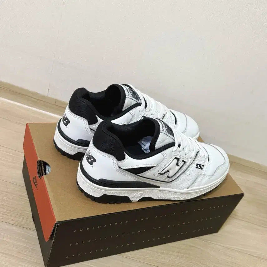 [SOLD OUT] [245] 뉴발란스 550 화이트 그레이 스니커즈