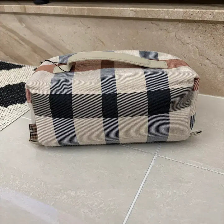 [SOLD OUT] 닥스 코스메틱백 (택달린 새상품)