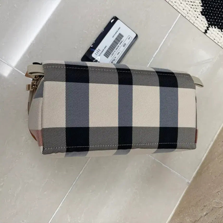 [SOLD OUT] 닥스 코스메틱백 (택달린 새상품)