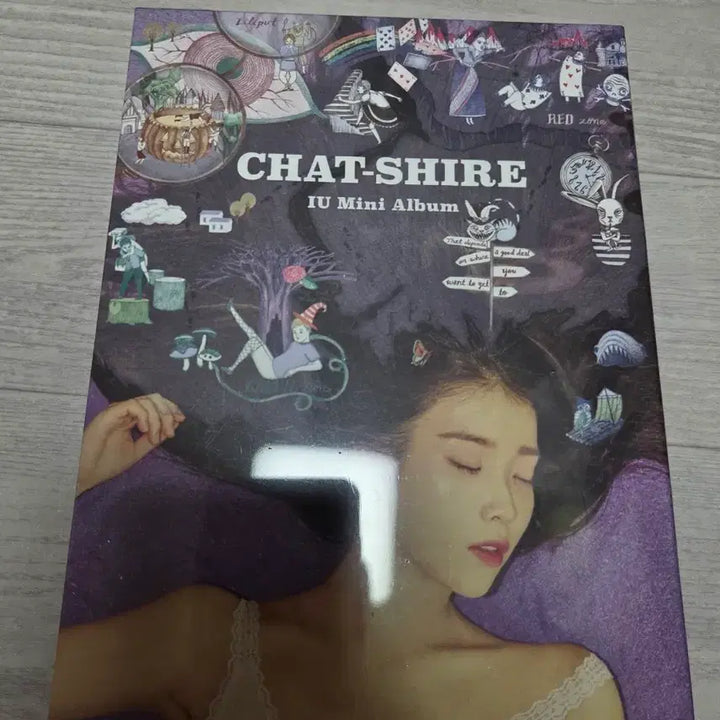 [BUNJANG] IU CHAT-SHIRE Mini Album (Sealed) / (미개봉) 아이유 iu - 미니 4집 CHAT-SHIRE 앨범 새제품
