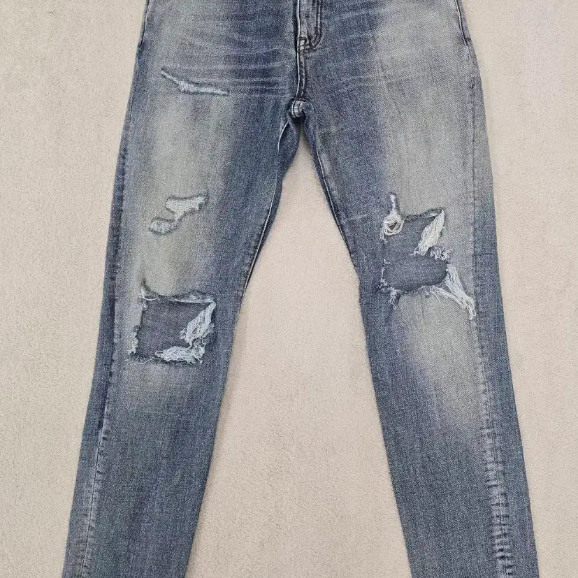 [BUNJANG] Saint Laurent Knee-Ripped Jeans Size 30 / 생로랑 무릎찢청 청바지.  싸이즈 30