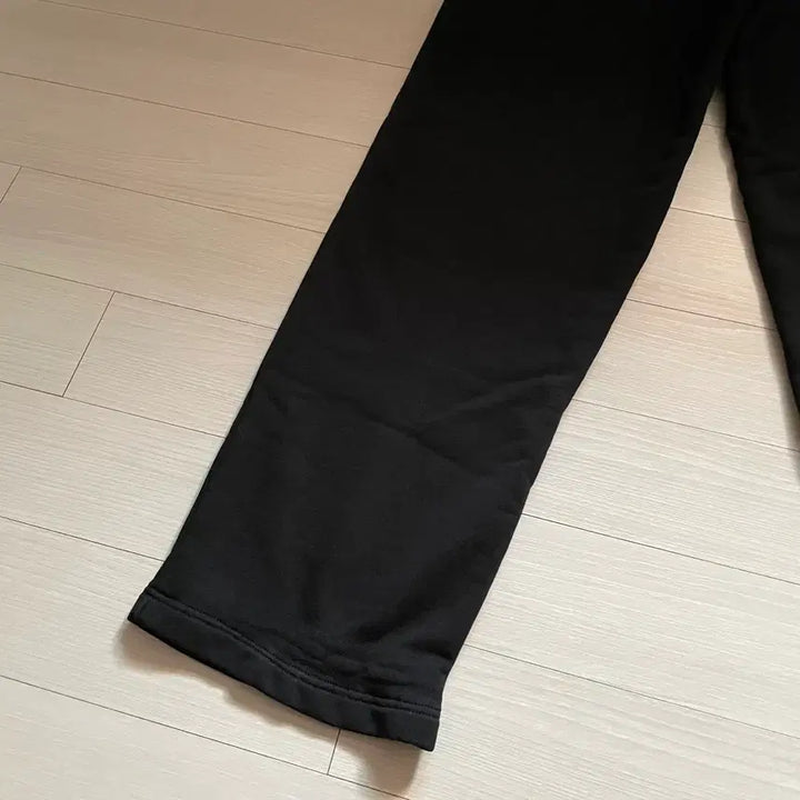 [BUNJANG] Guz Straight Training Pants Black / 구즈 일자 트레이닝pt 트레이닝팬츠 블랙