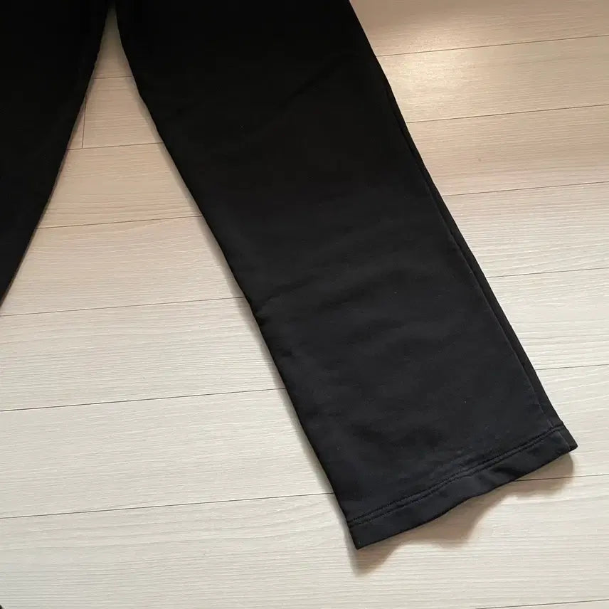 [BUNJANG] Guz Straight Training Pants Black / 구즈 일자 트레이닝pt 트레이닝팬츠 블랙