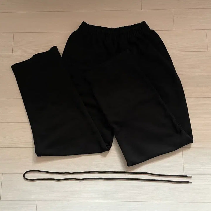 [BUNJANG] Guz Straight Training Pants Black / 구즈 일자 트레이닝pt 트레이닝팬츠 블랙
