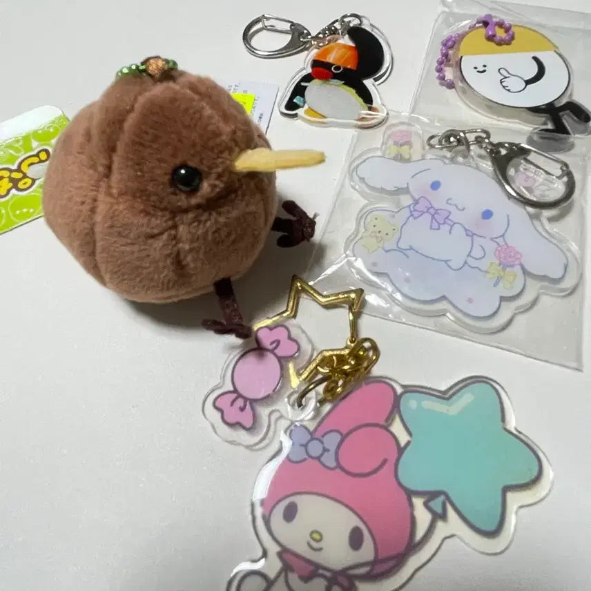[BUNJANG] Character Keyring Bundle (Pingu, My Melody, Shin-chan, etc.) / 각종 캐릭터 키링(핑구/마이멜로디/짱구 등) 열쇠고리 백참