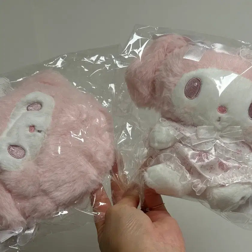 [BUNJANG] Sanrio Shiroichigo Plush &amp; Pouch Set / 산리오 시로이치고 누이, 파우치