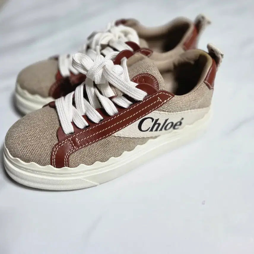 [BUNJANG] Chloé Lauren Embroidered Sneakers (Size 36) / 끌로에 로렌 자수 스니커즈 36사이즈(230)