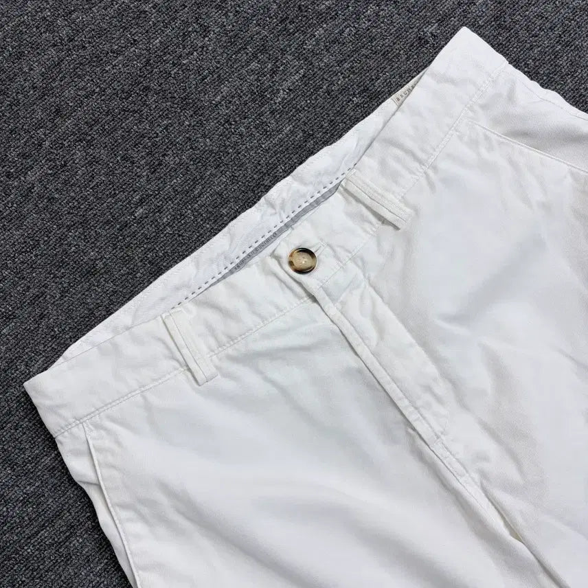 [BUNJANG] Brunello Cucinelli White Cargo Shorts / 브루넬로 쿠치넬리 화이트 카고 반바지