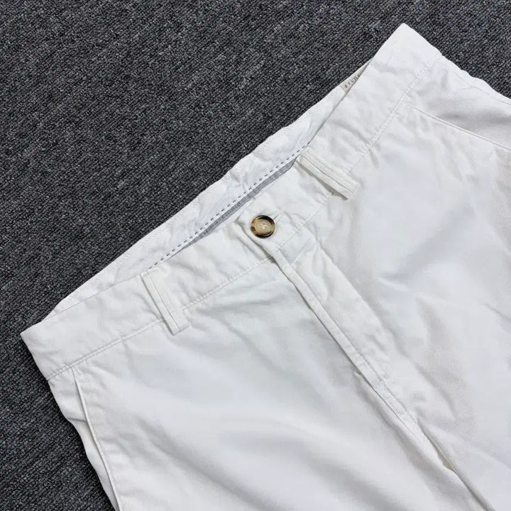 [BUNJANG] Brunello Cucinelli White Cargo Shorts / 브루넬로 쿠치넬리 화이트 카고 반바지