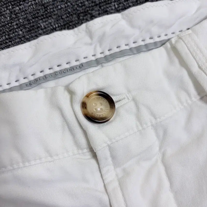 [BUNJANG] Brunello Cucinelli White Cargo Shorts / 브루넬로 쿠치넬리 화이트 카고 반바지