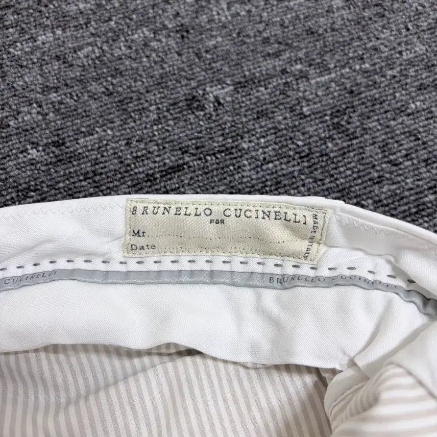 [BUNJANG] Brunello Cucinelli White Cargo Shorts / 브루넬로 쿠치넬리 화이트 카고 반바지
