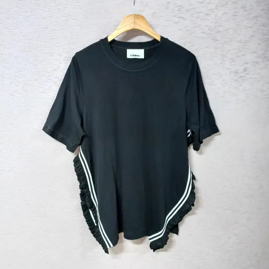 [SOLD OUT] B4-1/블랙 옆트임 티셔츠  여성