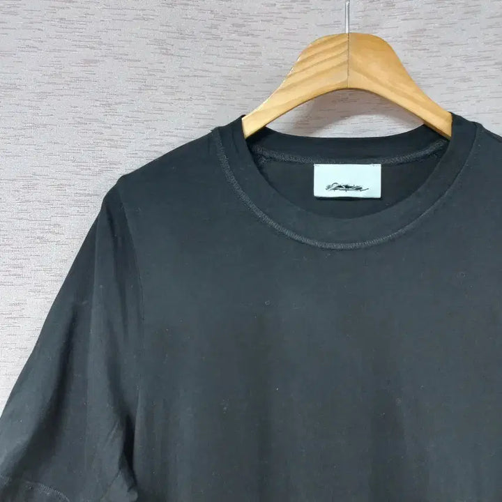 [SOLD OUT] B4-1/블랙 옆트임 티셔츠  여성