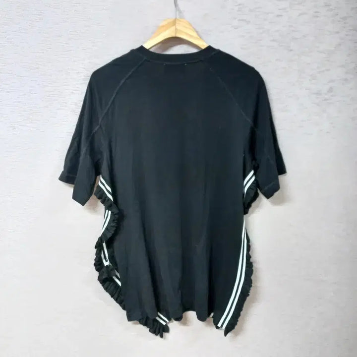 [SOLD OUT] B4-1/블랙 옆트임 티셔츠  여성