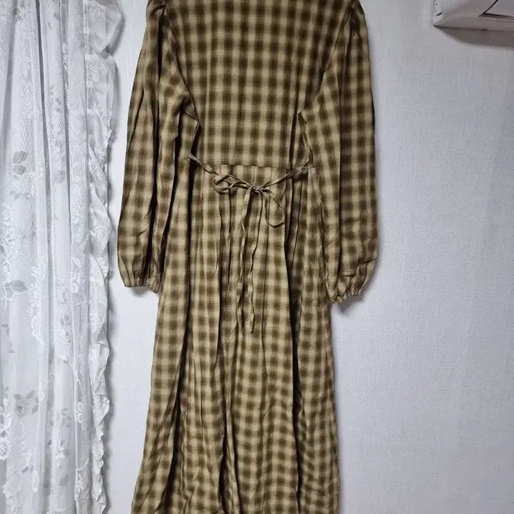 [BUNJANG] Checkered Long Dress with Lace Collar / 체크 롱 원피스 레이스 카라 포인트