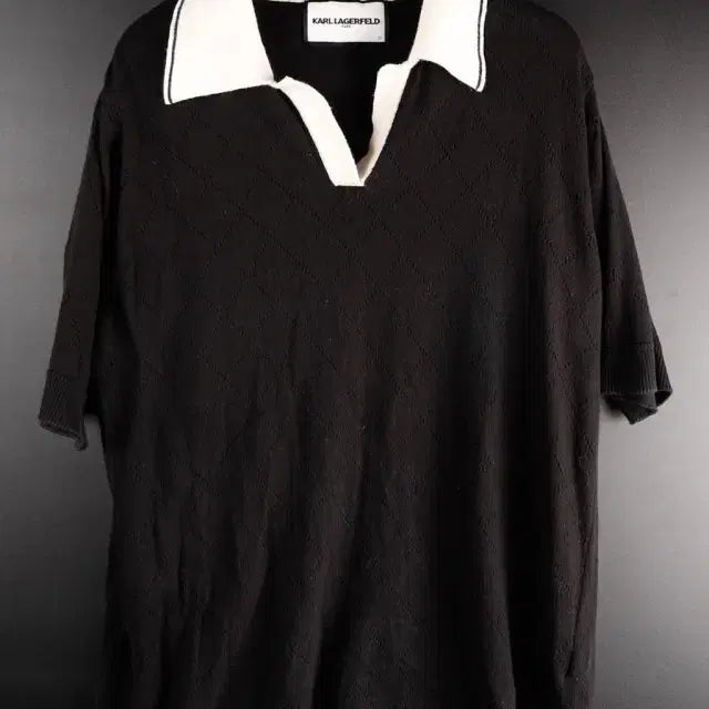 [BUNJANG] KARL LAGERFELD Button Black and White Collar Short Sleeve Knit Top / 칼라거펠트 버튼 블래 화이트 카라반팔 니트