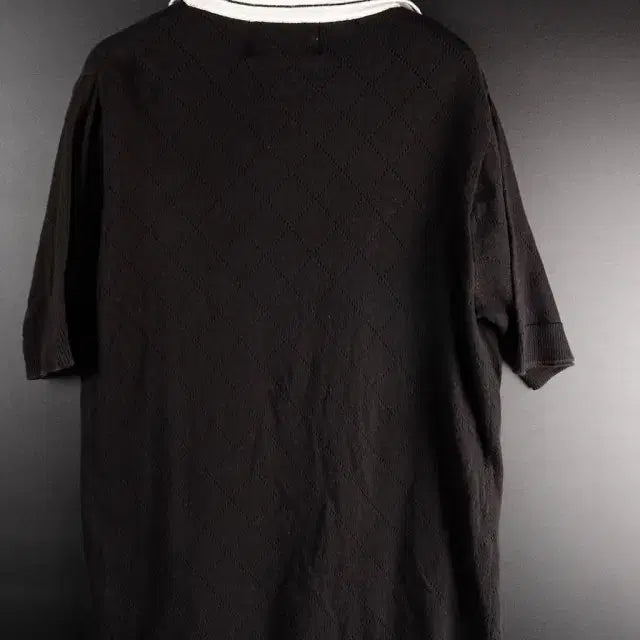 [BUNJANG] KARL LAGERFELD Button Black and White Collar Short Sleeve Knit Top / 칼라거펠트 버튼 블래 화이트 카라반팔 니트