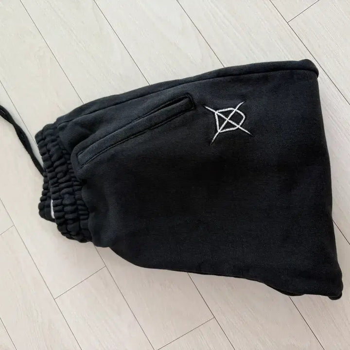 [BUNJANG] Byzantine Unisex Black Jogger Pants / 비잔틴 바지 (남녀공용 정품)