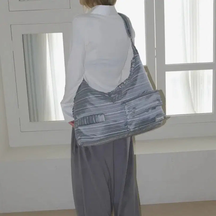 [BUNJANG] Pahisum Stripe Pocket Crossbody Bag - Gray / 파히섬 스트라이프 포켓 크로스백_그레이