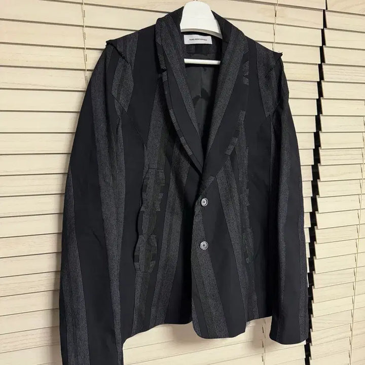 [SOLD OUT] 키코 코스타디노브 - 25ss 오스트라 블레이저