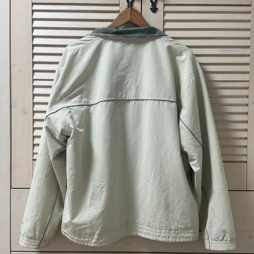 [SOLD OUT] 일본빈티지 카키 챔피온 바람막이 바막 모리걸 히피 아디다스 나이키