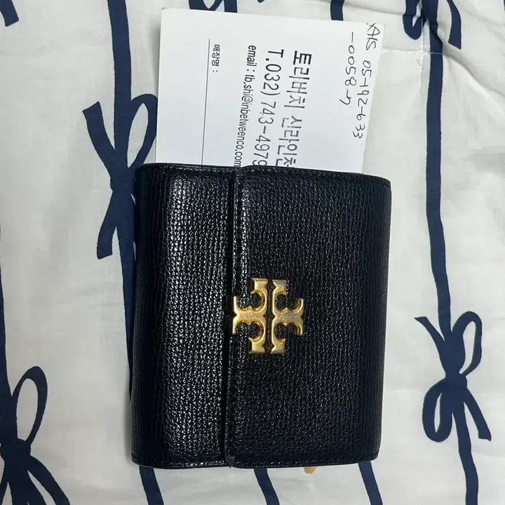 [BUNJANG] Tory Burch Gold Logo Bi-fold Wallet / 토리버치 금장로고 반지갑