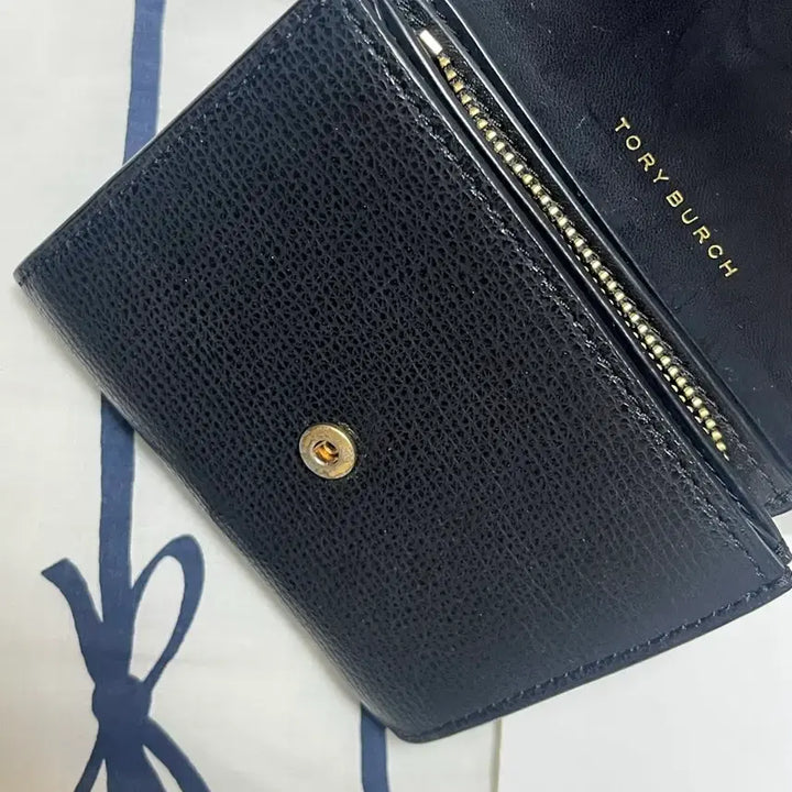 [BUNJANG] Tory Burch Gold Logo Bi-fold Wallet / 토리버치 금장로고 반지갑