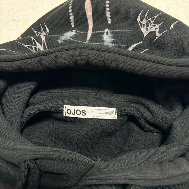 [BUNJANG] OJOS Curved Graphic Hoodie (Size 1) / OJOS 커브드 그래픽 후디 (1사이즈)
