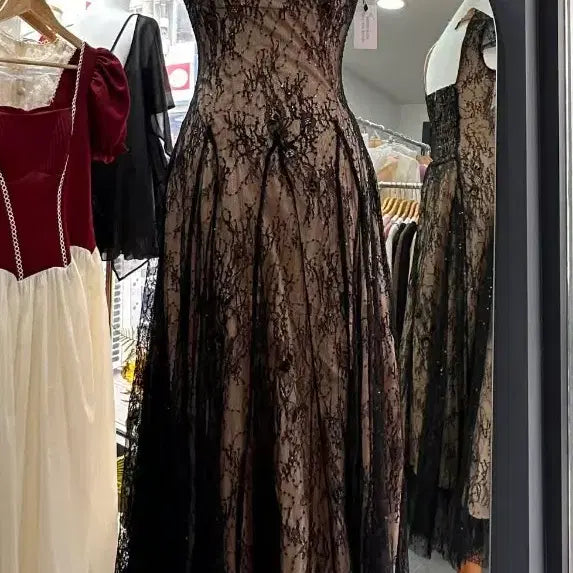 [BUNJANG] Black Lace Midi Dress / 블랙 레이스 미디 드레스