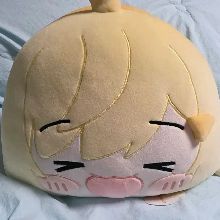 [BUNJANG] Isegye Idol Jingburger Cushion / 이세계 아이돌 징버거 쿠션