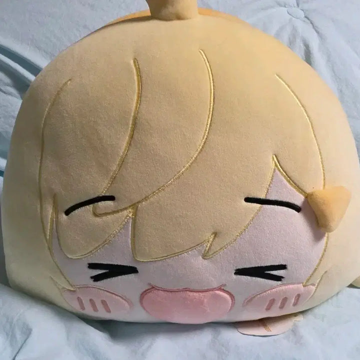 [BUNJANG] Isegye Idol Jingburger Cushion / 이세계 아이돌 징버거 쿠션