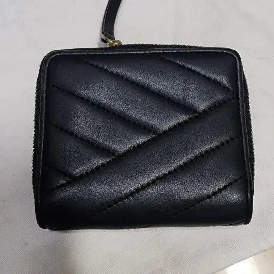 [BUNJANG] Tory Burch Kira Chevron Bifold Wallet / Miu Miu Matelassé Long Wallet / 토리버치 키라 쉐브론 반지갑/미우미우 마틀라세 장지갑