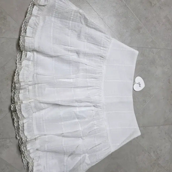 [BUNJANG] Peter &amp; Wendy Maison Lace Skirt - S Size / 피터앤웬디 메종 레이스 스커트 s +덤