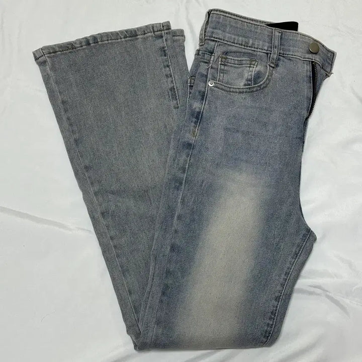 [BUNJANG] Light Wash Denim Bootcut Jeans / 연청 데님 부츠컷 청바지