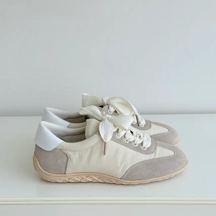 [BUNJANG] Ivory Latex Insole Sneakers 5072 / (30,35,40,45,50) 아이보리 라텍스 깔창 운동화5072