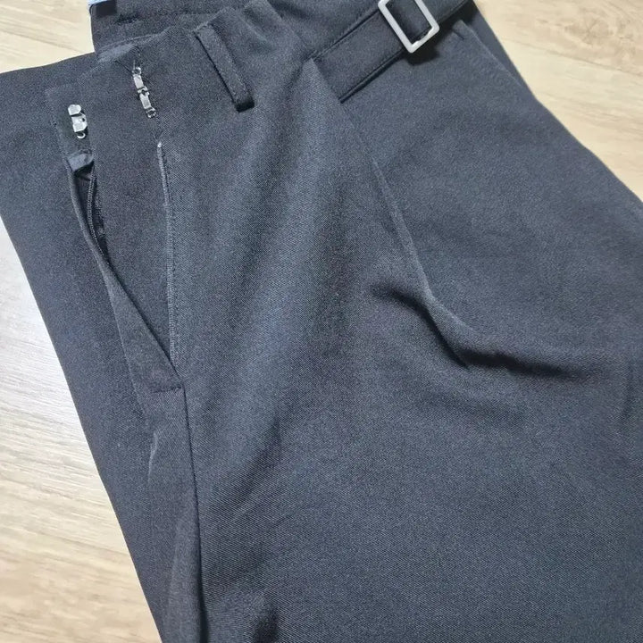 [BUNJANG] Meaning Out Side Buckle Wide Slacks Black / 미닝아웃 사이드 버클 슬랙스 블랙