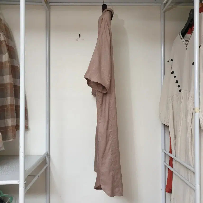 [BUNJANG] isae Linen Blend Long Blouse / isae 이새 입체꼬임장식 디테일 리넨혼방 롱 블라우스 / 롱 셔츠