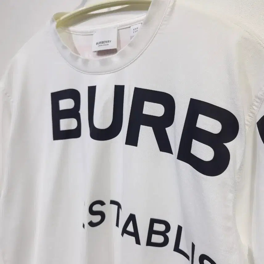 [BUNJANG] Burberry Horseferry Oversized Short-Sleeve T-Shirt / 버버리(BURBERRY)호스페리 오버사이즈 반팔티셔츠