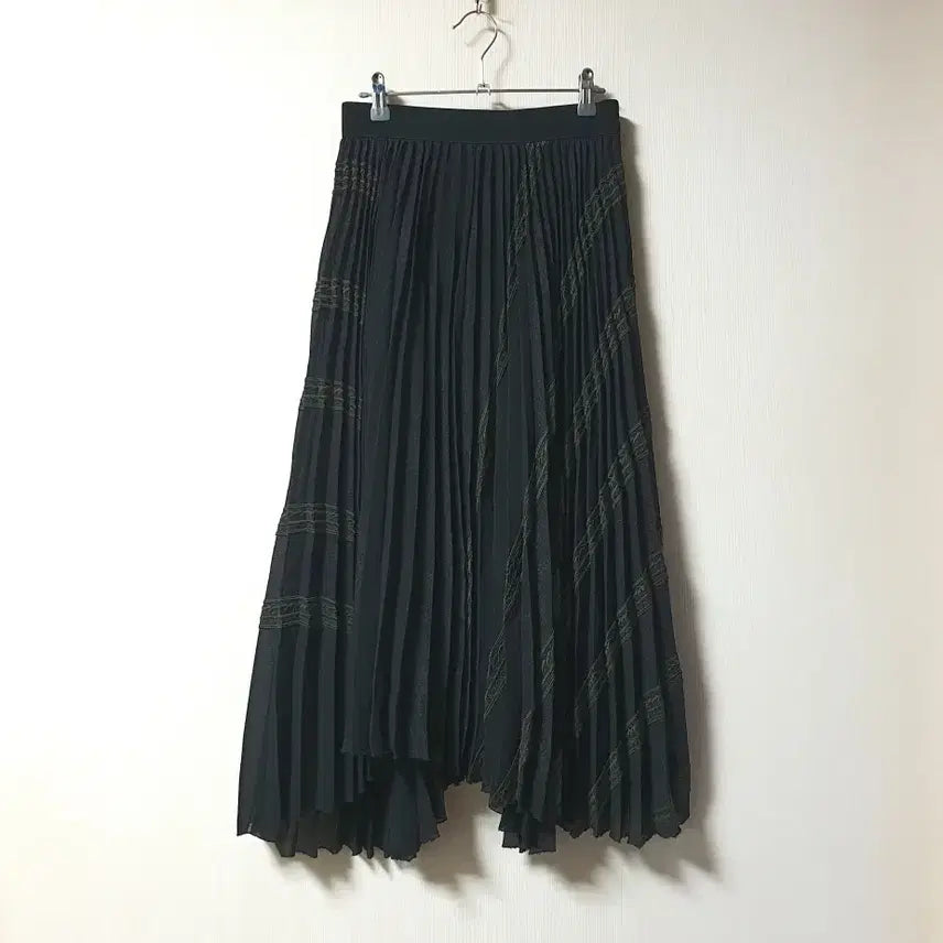[SOLD OUT] 랑방컬렉션 레이스 블록 플리츠 스커트 55사이즈 정품