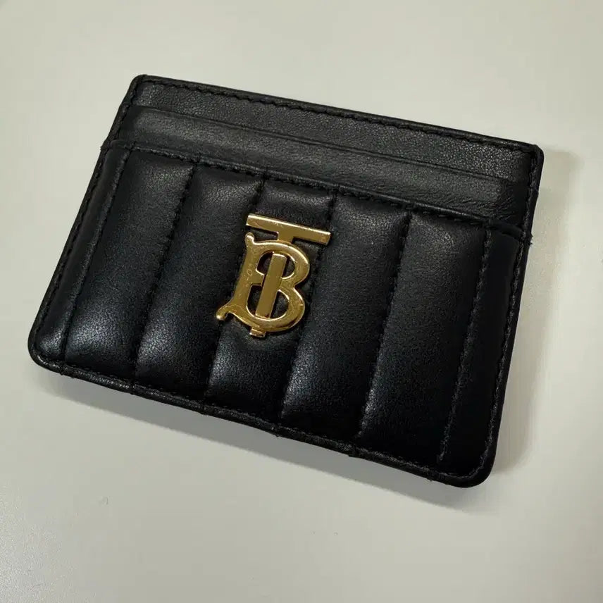 [SOLD OUT] 버버리 퀼팅 레더 카드지갑 블랙 금장