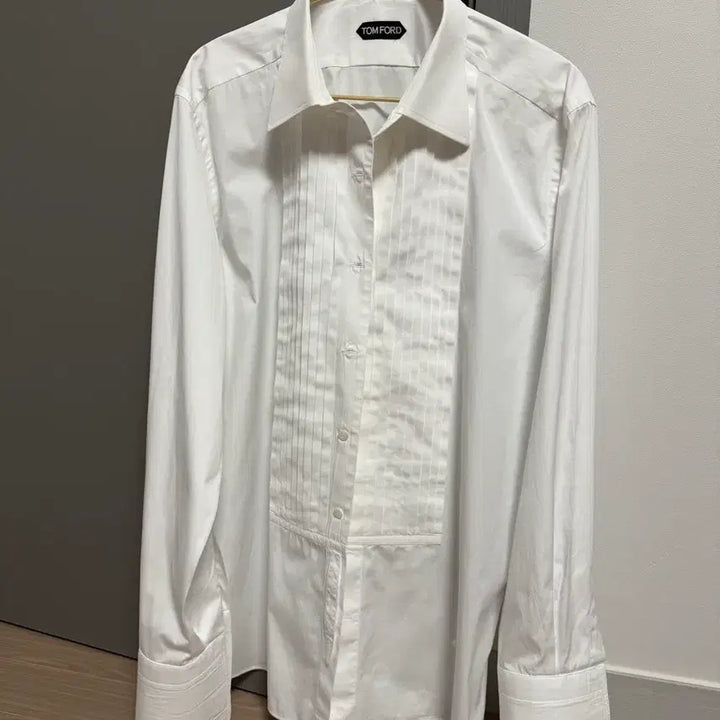 [SOLD OUT] 톰포드 턱시도 커프스 드레스 셔츠 43