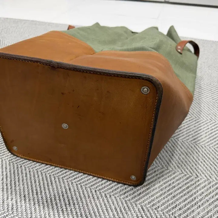 [BUNJANG] Swiss Army Canvas Leather Shoulder Bag / 귀한 스위스군 캔버스 가죽백