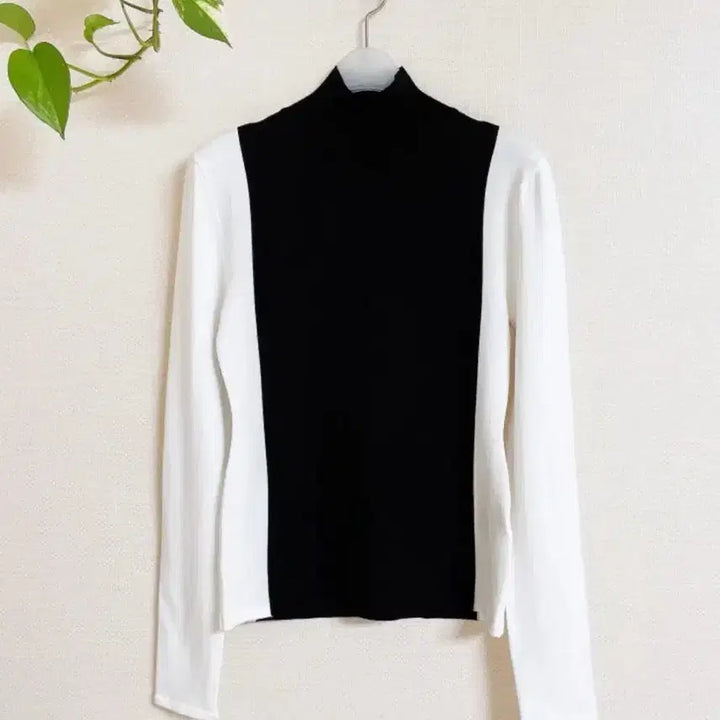 [SOLD OUT] 블러썸에이치컴퍼니 디 컬러블럭 니트